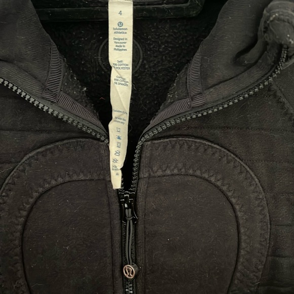 Lululemon Scuba Full Zip Size 4 Black Ribbed Collar pit to pit- 17” - Picture 3 of 3